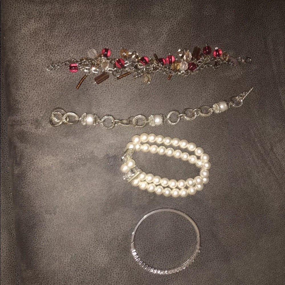 Beautiful bracelets lot of 4 so pretty